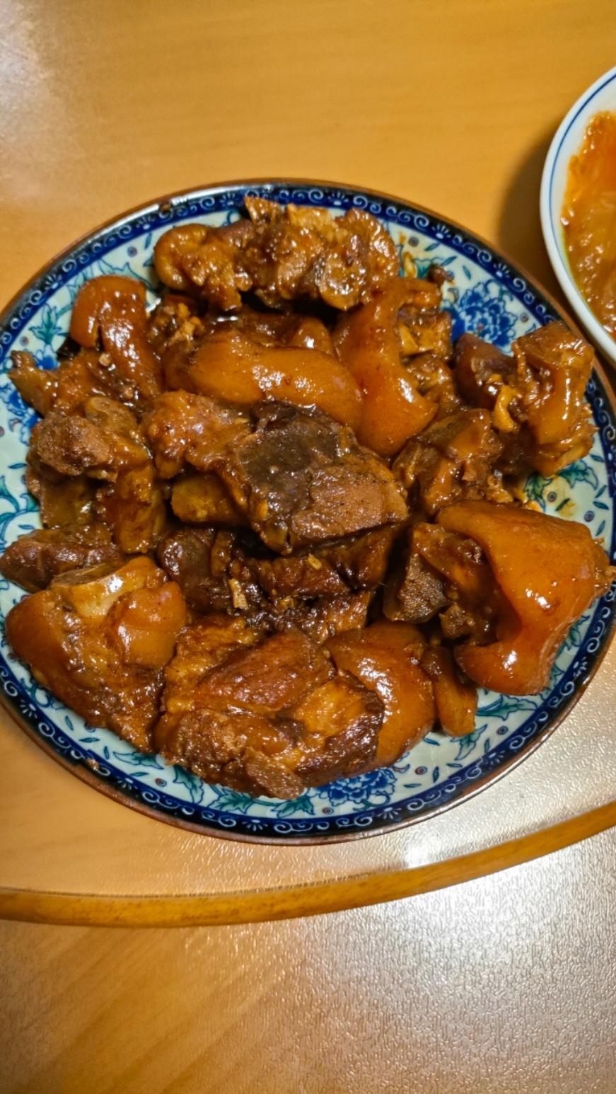 美味的家常菜：红烧猪蹄