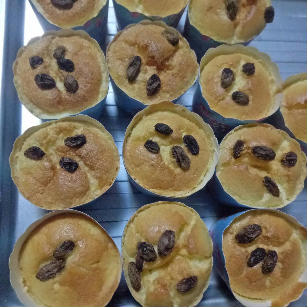 软绵绵戚风纸杯蛋糕