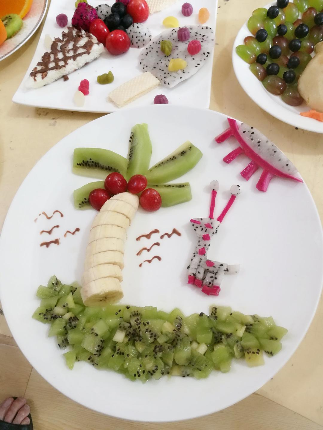 热带风情水果创意拼盘