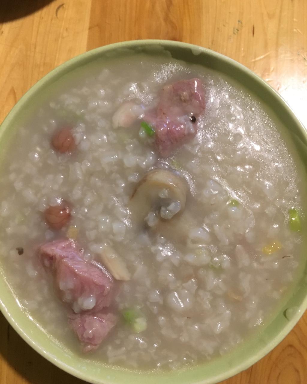 花生咸排骨粥