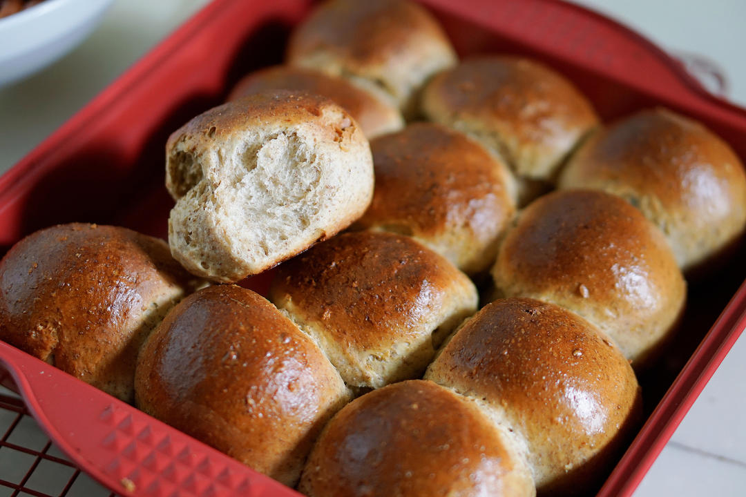 蜂蜜全麦早餐包丨健康·烘焙