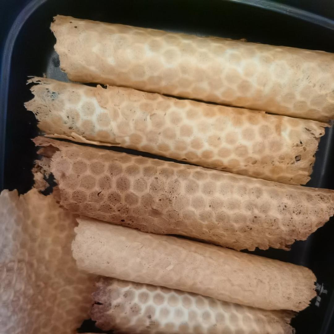 酥掉一地渣的原味蛋卷，薄如蝉翼很好卷