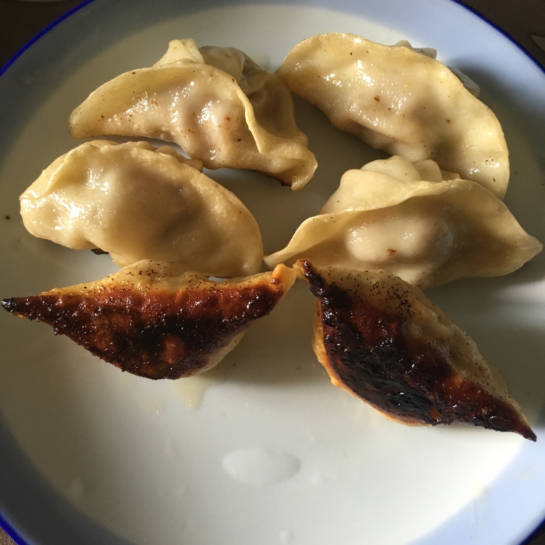 速冻水饺吃腻了吗~变锅贴吧(๑´ڡ`๑)