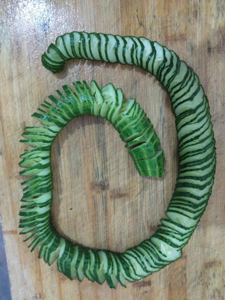 手机用户0118_7su0做的蓑衣黄瓜的切法 · 小视频