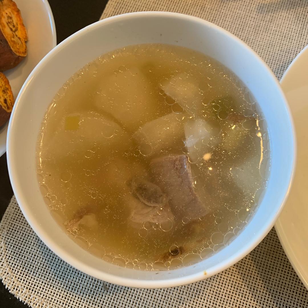 排骨玉米白萝卜汤