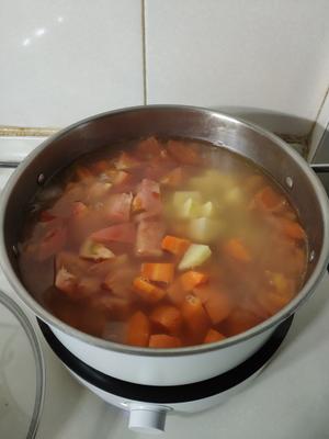 西红柿牛边排蔬菜汤的做法 步骤4