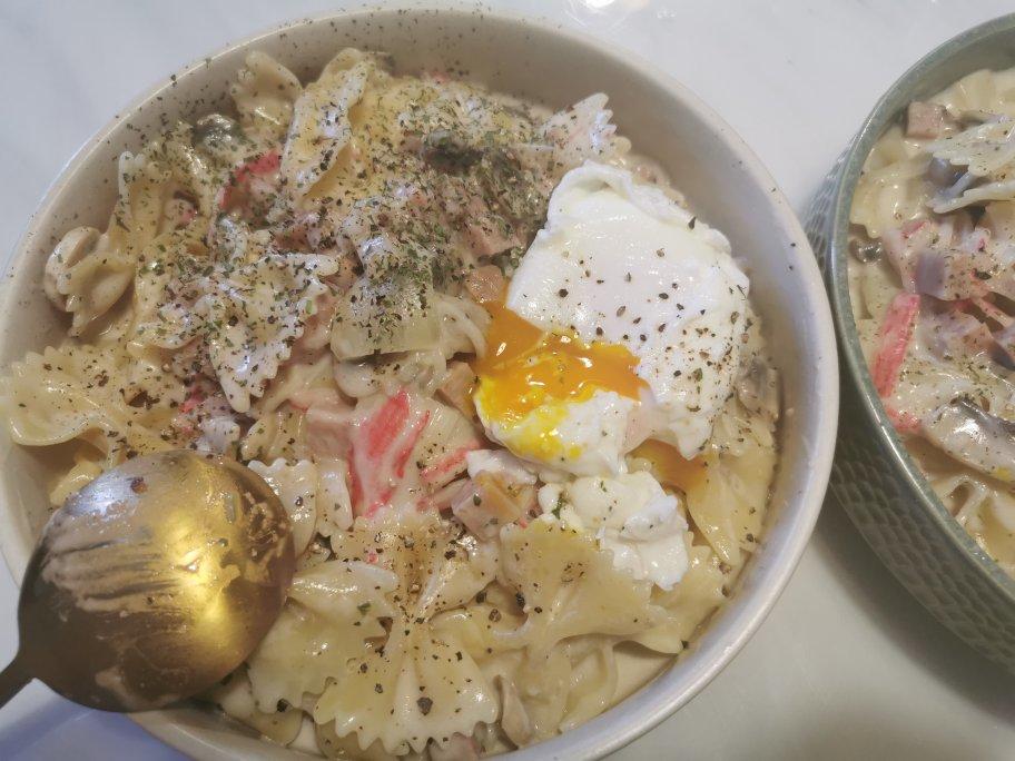 奶油蘑菇培根意面