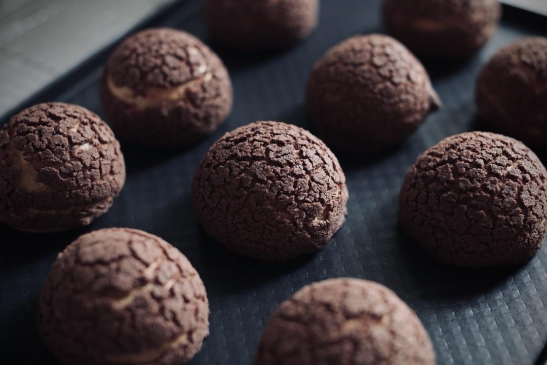 巧克力酥皮泡芙