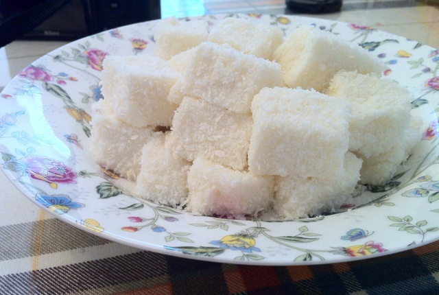 完胜85度C牛奶椰丝小方