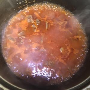 超快手番茄金针菇牛肉的做法 步骤4