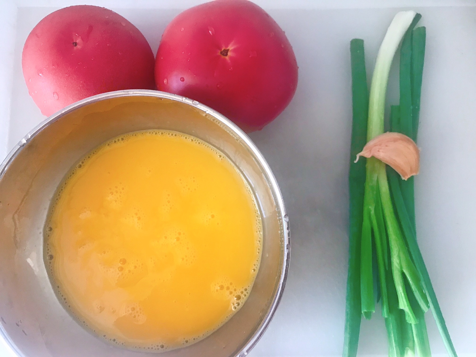西红柿菜谱1⃣️-西红柿炒蛋盖饭（鸡蛋嫩滑的秘诀）的做法 步骤2