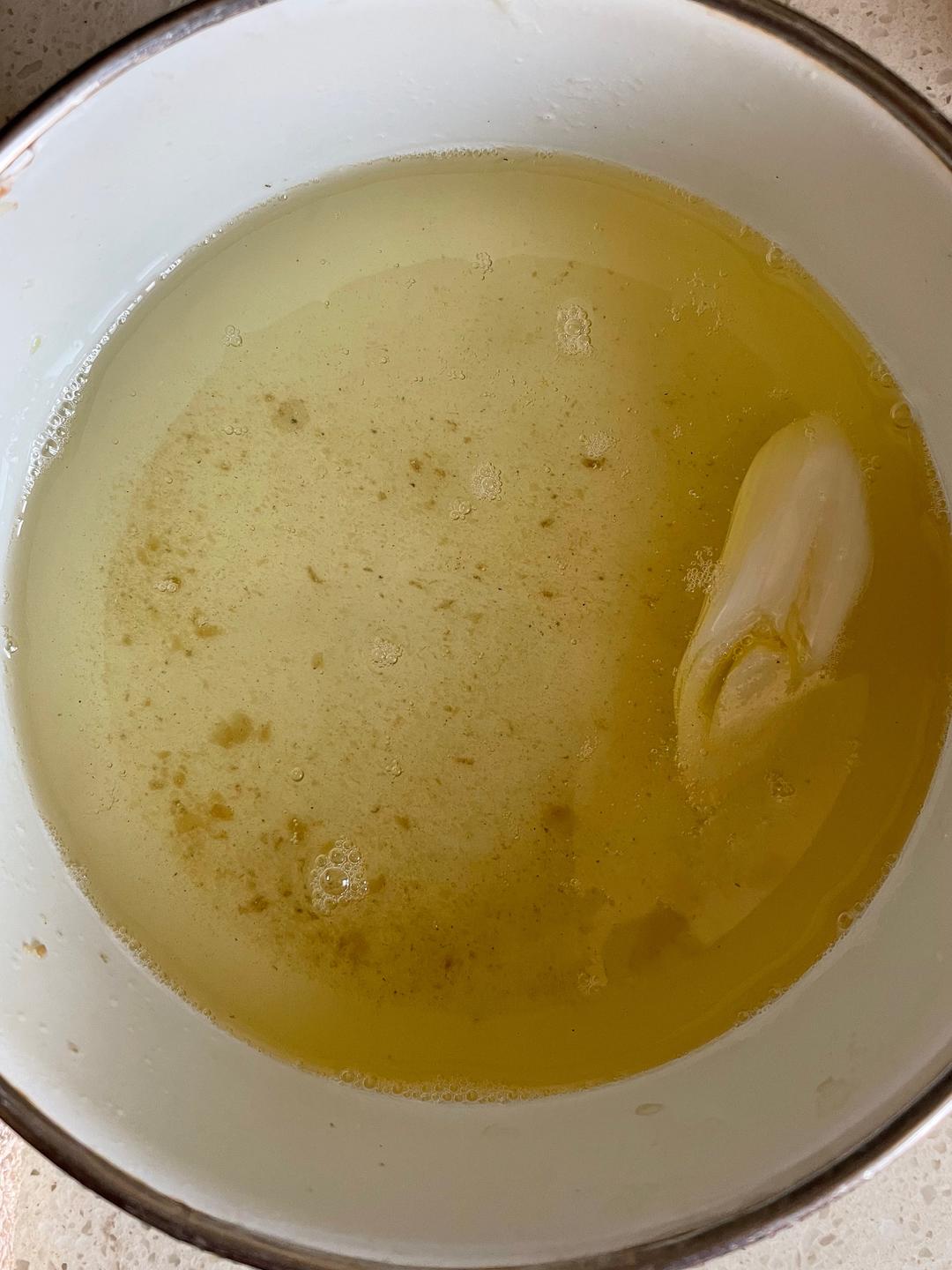 废物利用炼猪油的做法 步骤5