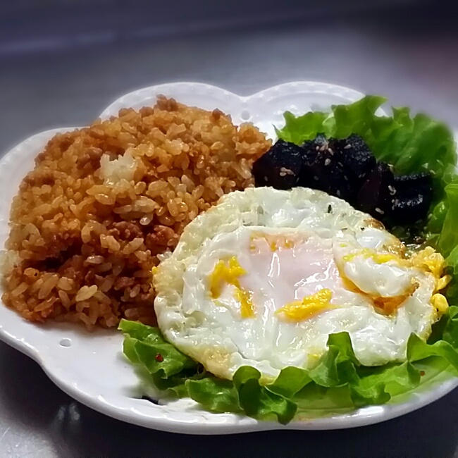 麝香猫/sun做的芽菜肉末炒饭