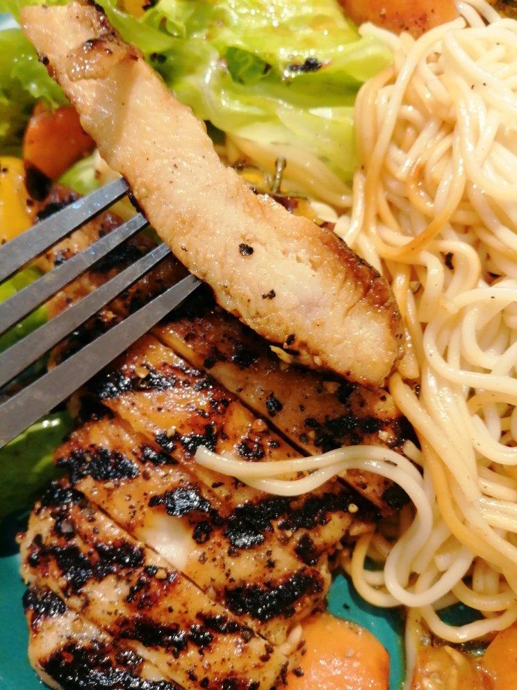 酷炫屌炸天好吃的煎鸡胸肉（香蒜蜂蜜煎鸡胸肉）