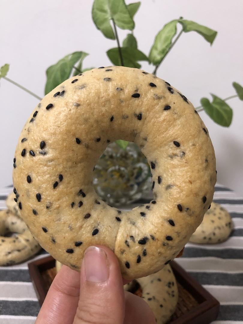 黑芝麻全麦贝果（不用揉出手套膜的快手做法）