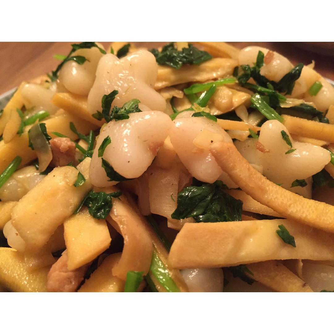 荠菜冬笋炒年糕