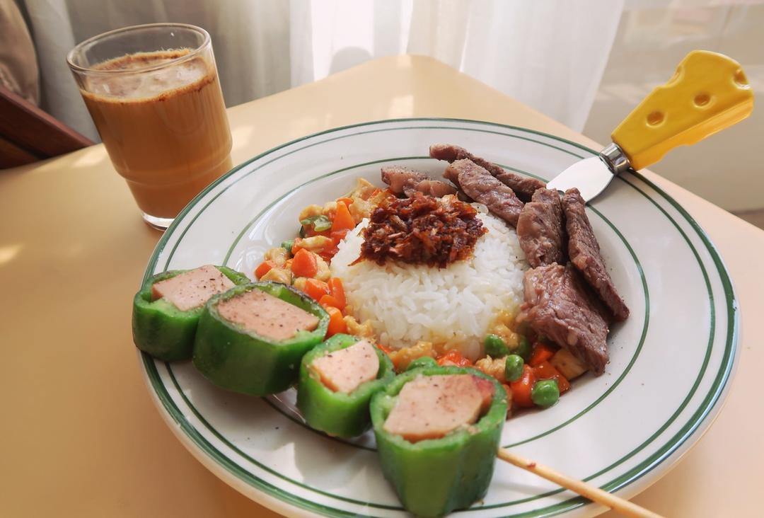 鸡肉盖浇饭