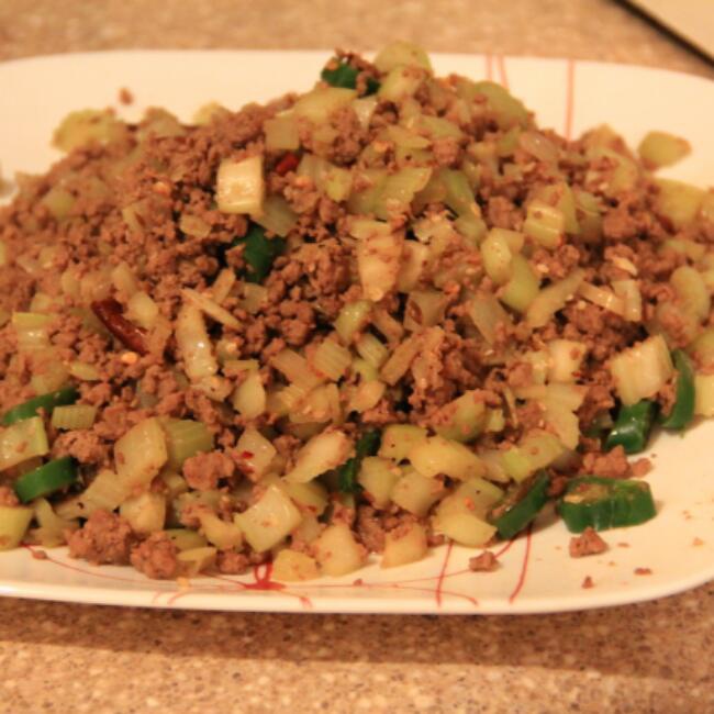 芹菜牛肉末「下饭神器」