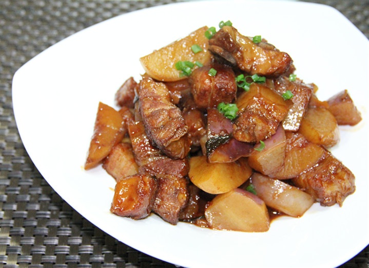 萝卜烧肉