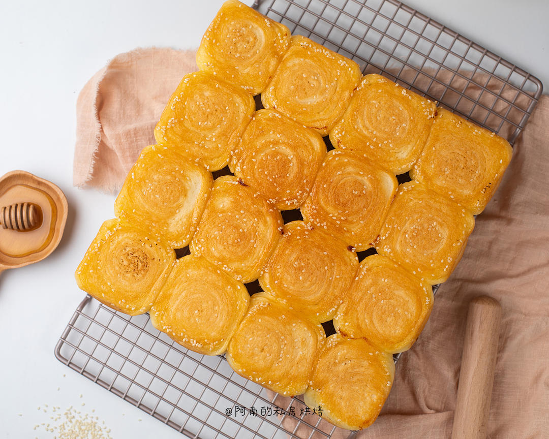 回忆中的味道!脆底蜂蜜小面包! 回忆中的味道!脆底蜂蜜小面包!