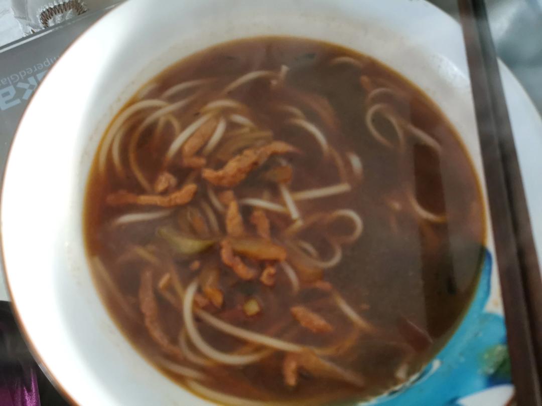 多少次早起就为了这一口——榨菜肉丝面