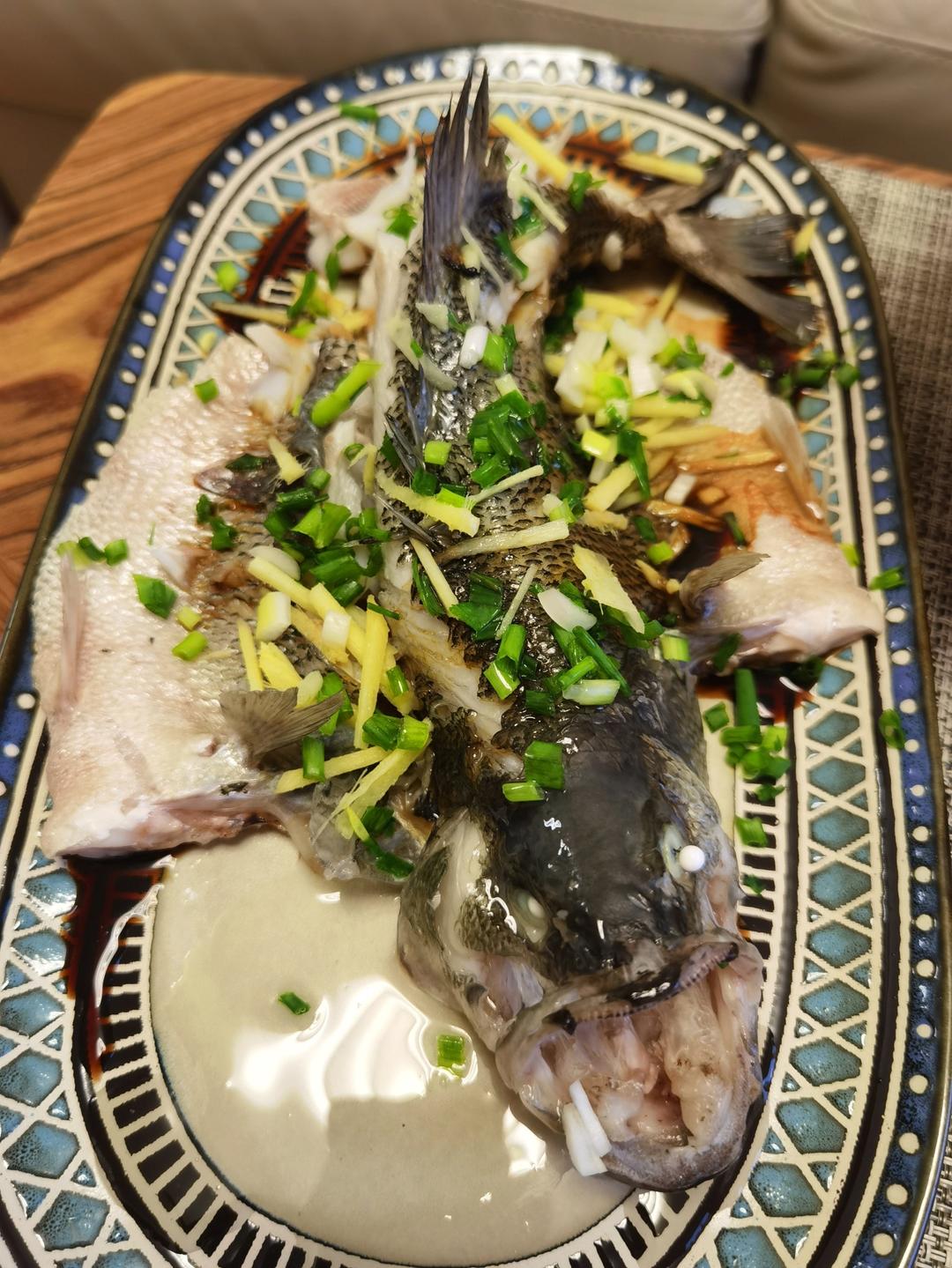 10分钟做 清蒸鲈鱼 （附切鱼图解）