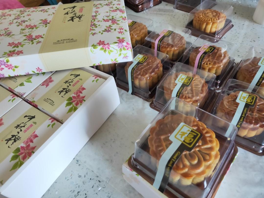 广式月饼——蛋黄莲蓉月饼