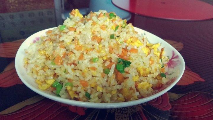 胡萝卜蛋炒饭