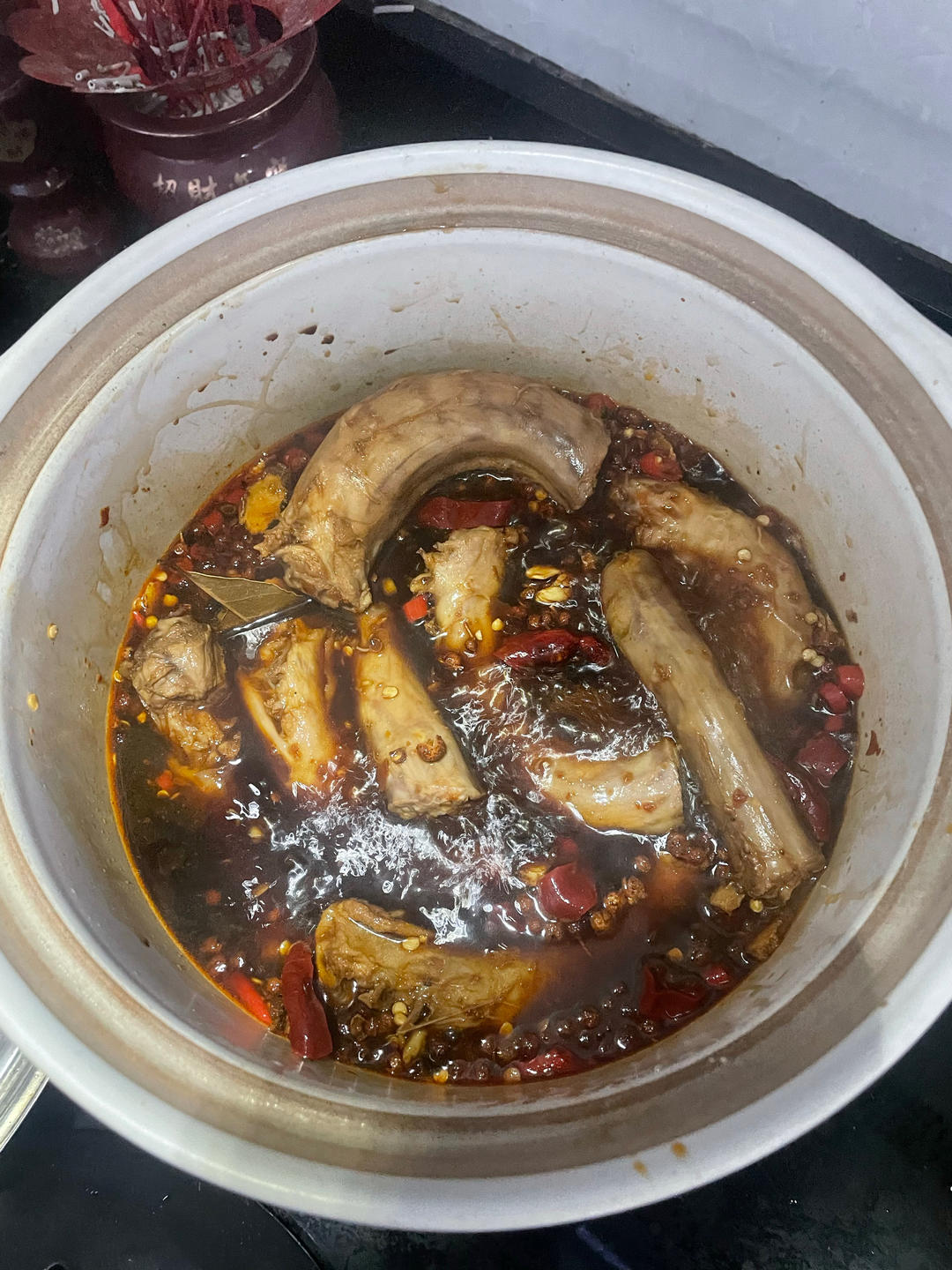 周黑鸭版鸭脖子（好吃到舔手指）