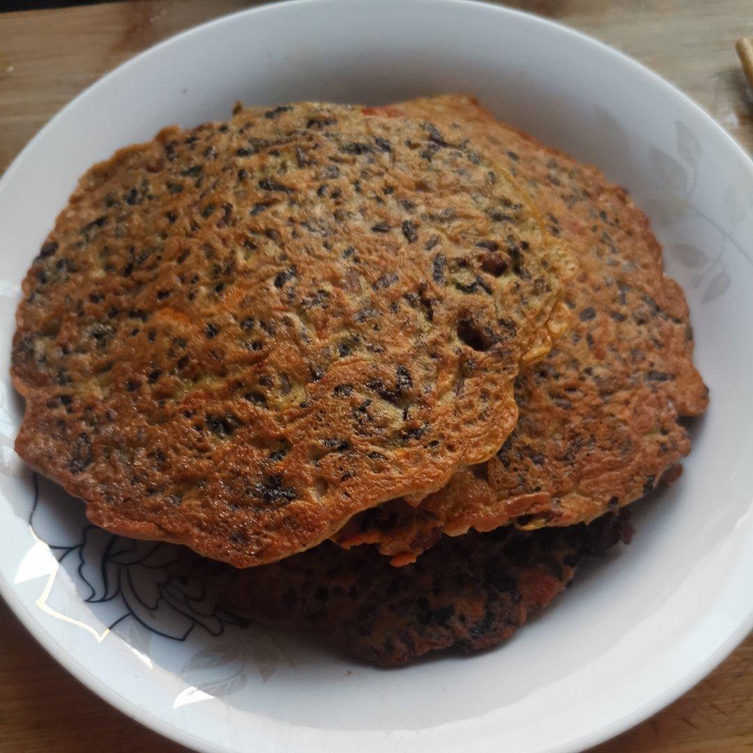 早餐蛋饼，解决剩米饭的好方法，食材随意味道超赞👍