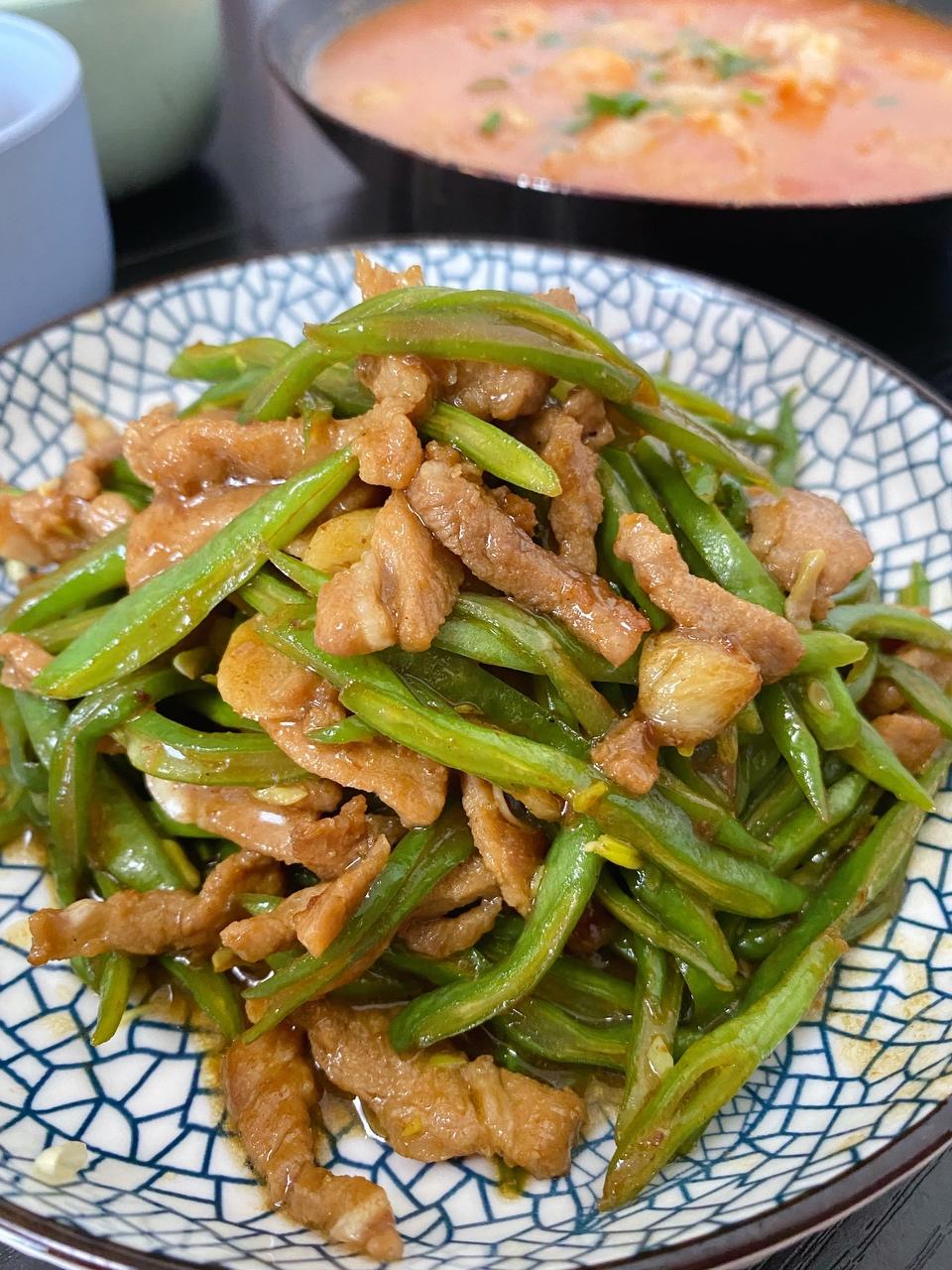 炒鸡下饭的芸豆角(扁豆)炒肉丝的做法