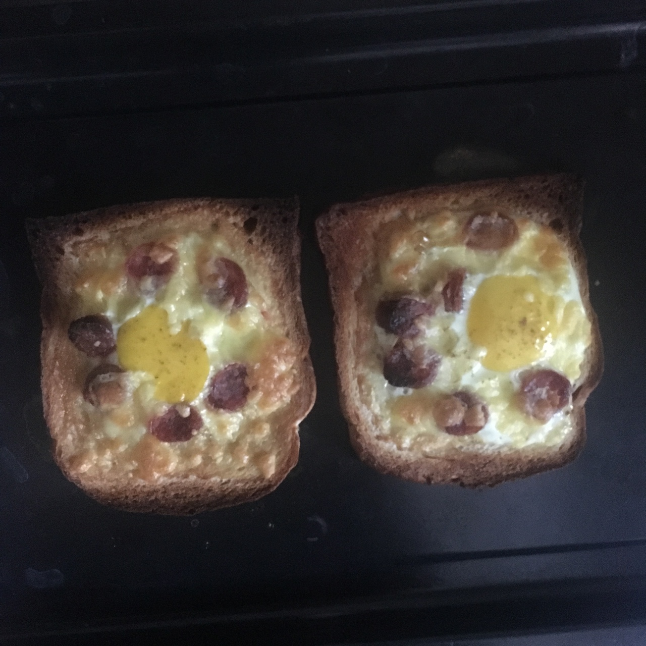 鸡蛋火腿烤吐司