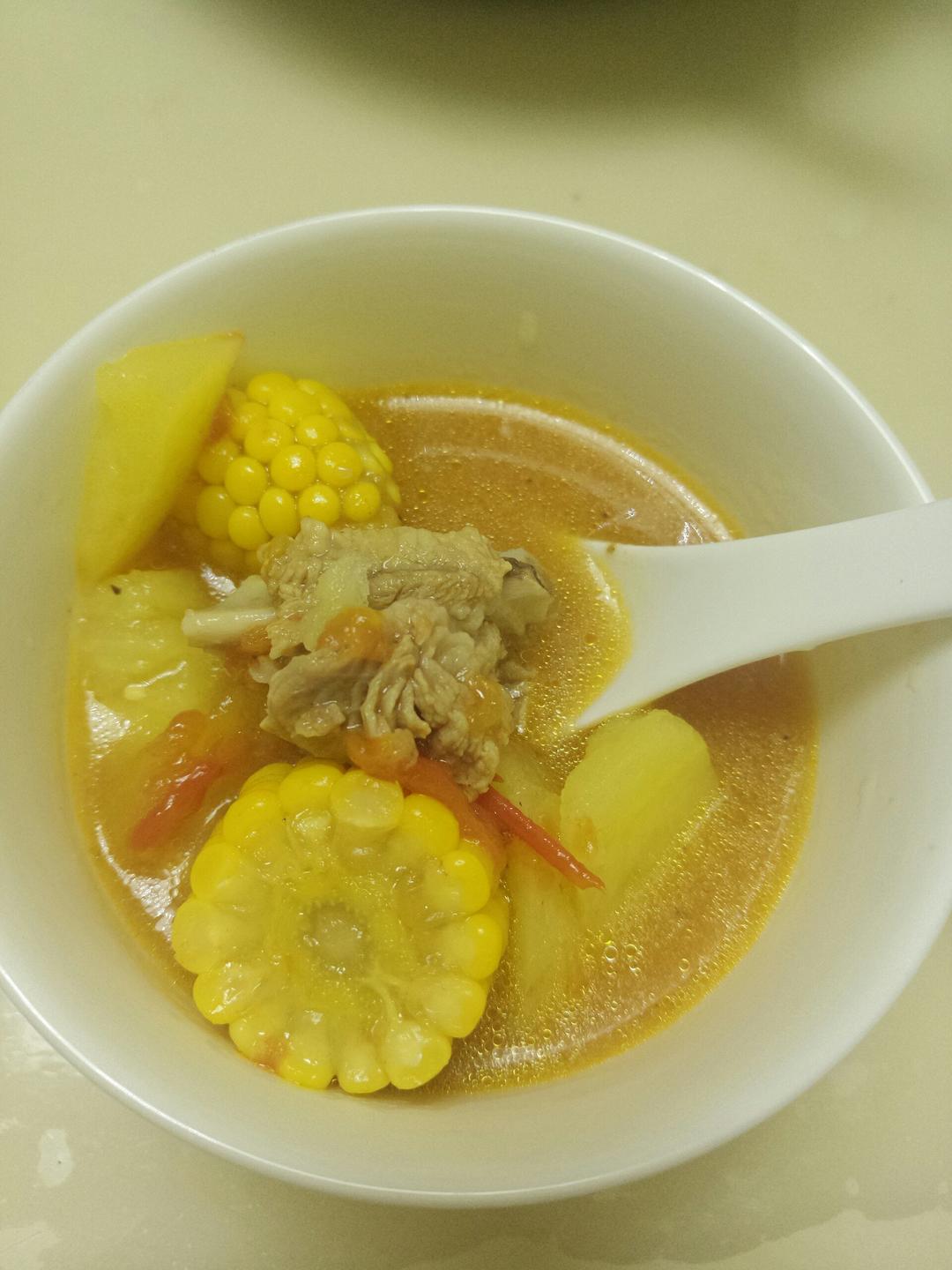 番茄土豆玉米排骨汤