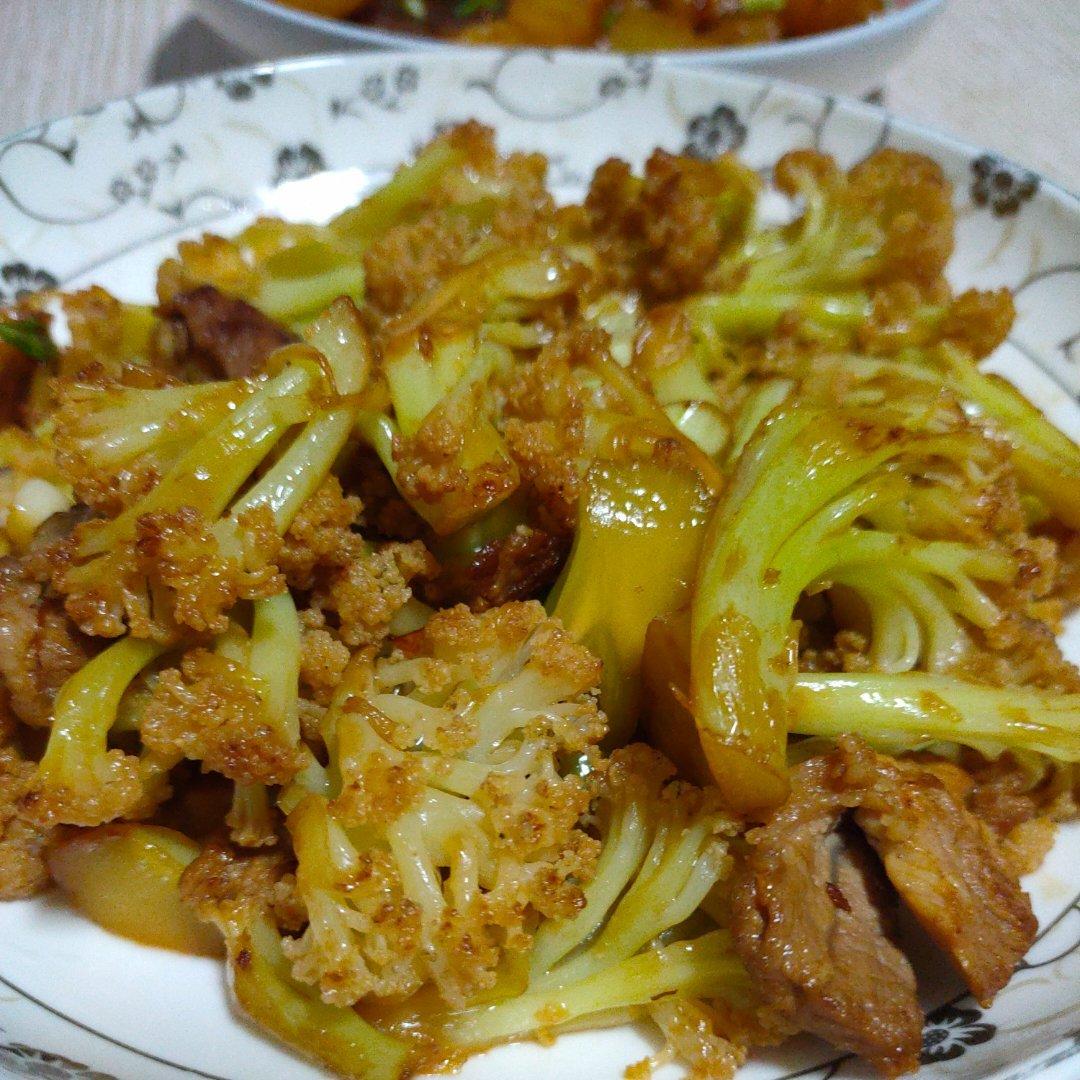简单的花菜炒肉