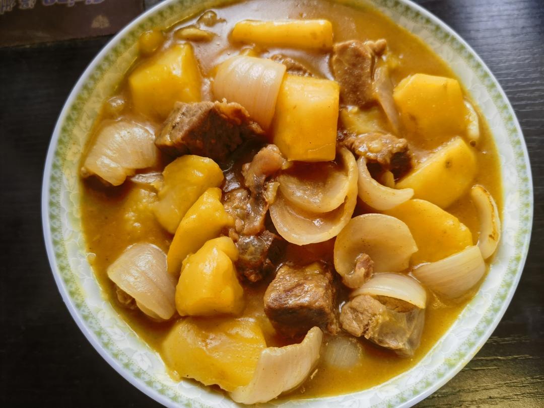 咖喱土豆炖牛腩