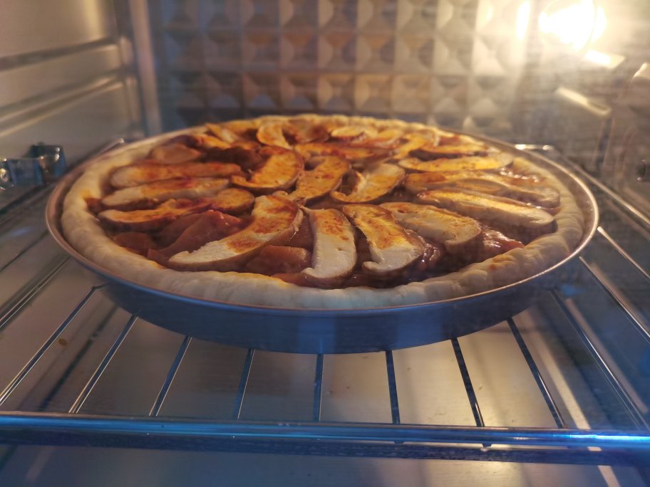 含宣软饼皮做法、自己在家也能做出馅料十足、超拉丝的美味诱人披萨