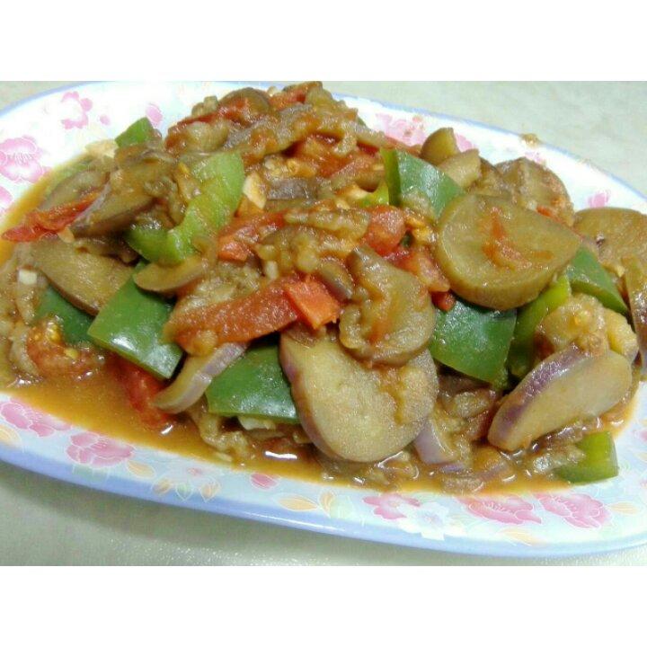 西红柿尖椒炒茄子