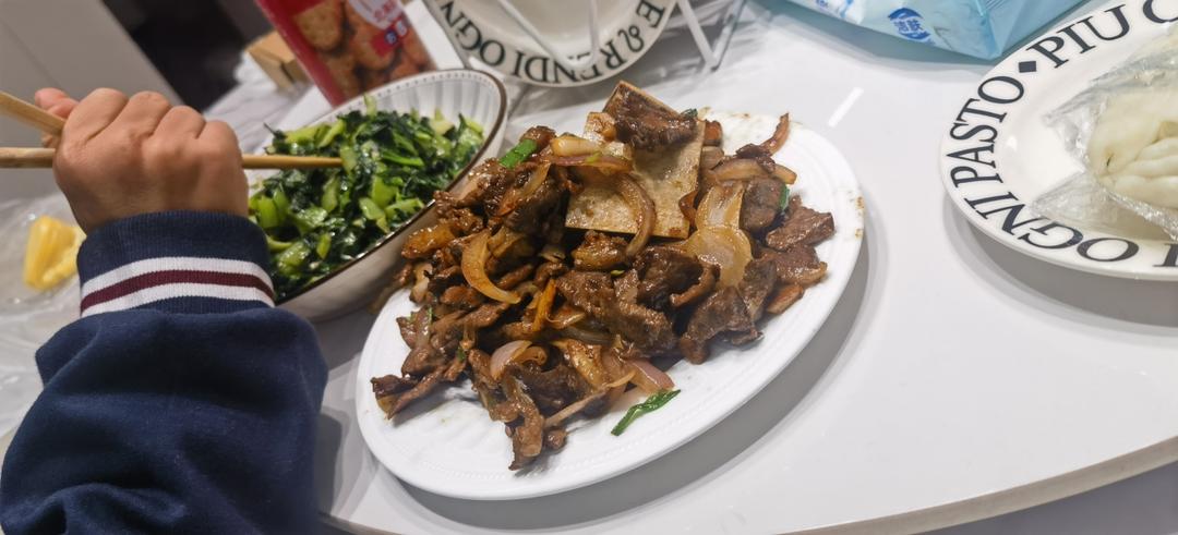 老少皆宜的一道“青椒洋葱爆炒牛肉”