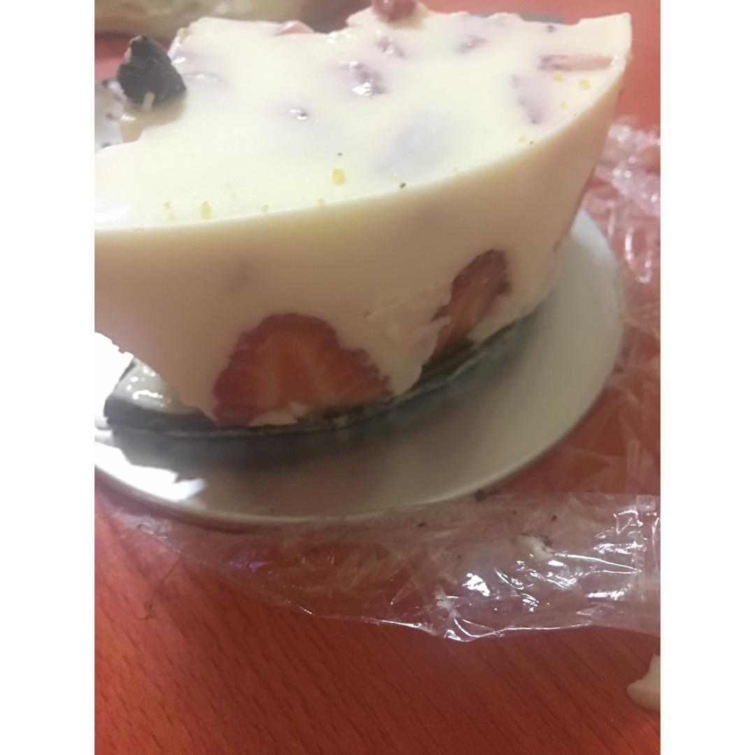 超简单的草莓芝士蛋糕