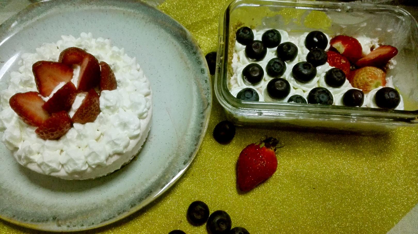 低热量草莓芝士酸奶蛋糕（免烤四寸）的做法