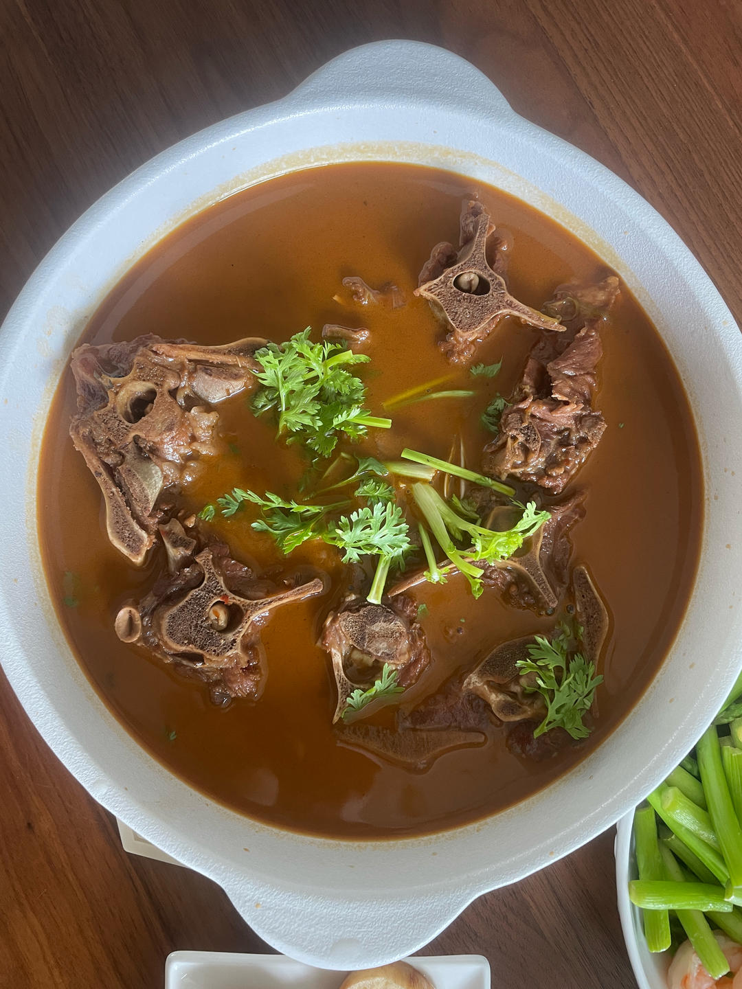 堂妈教你做红汤羊蝎子火锅