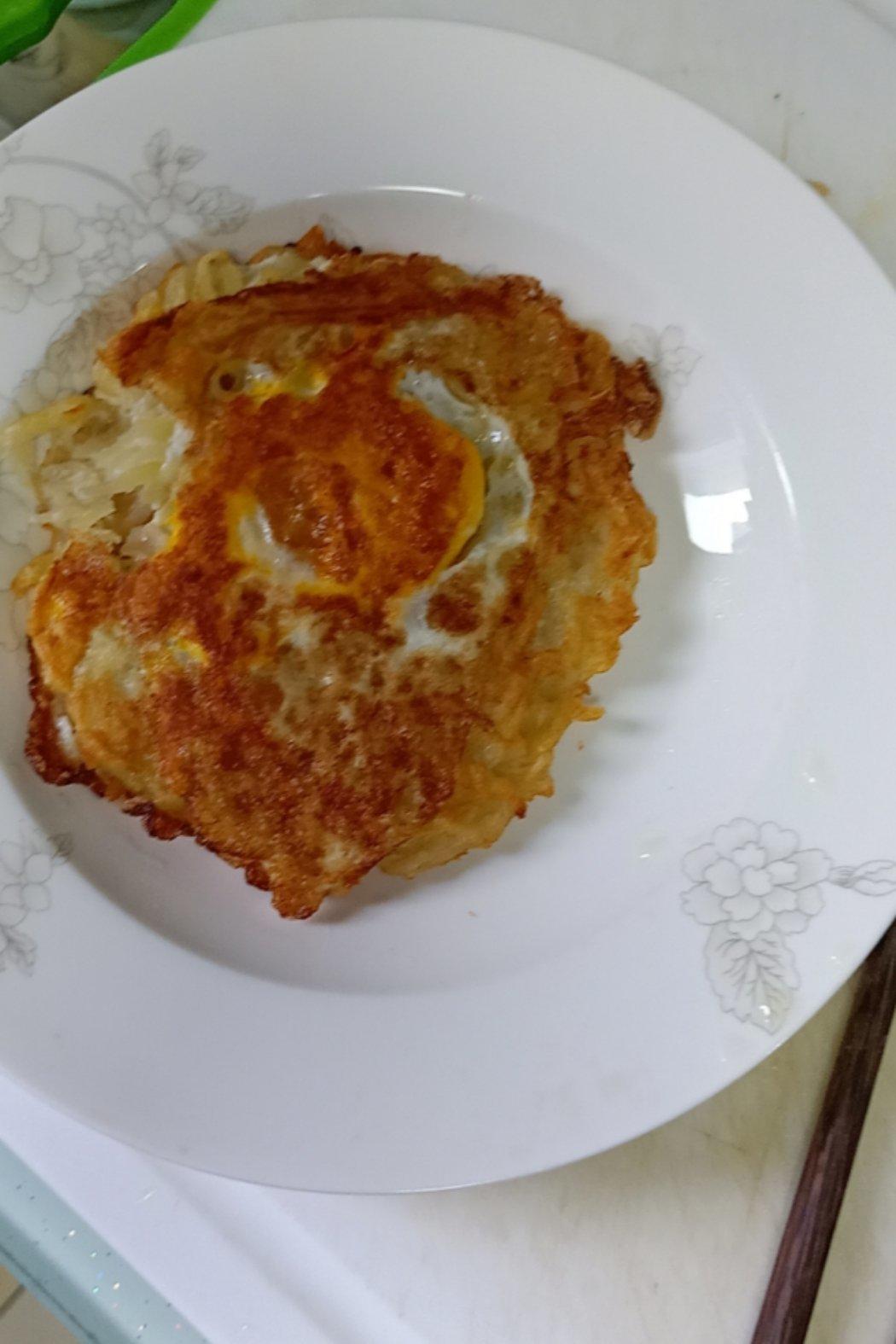 土豆丝鸡蛋饼快手早餐