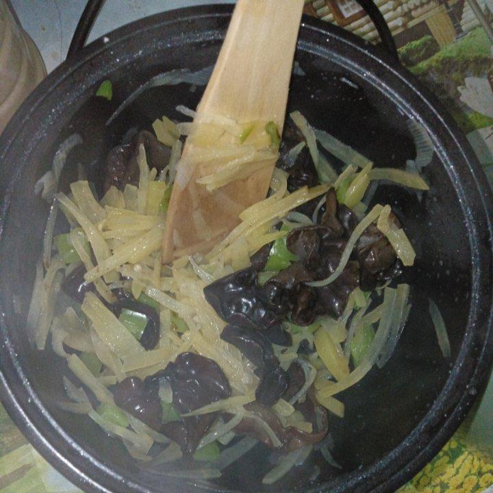 木耳炒土豆丝