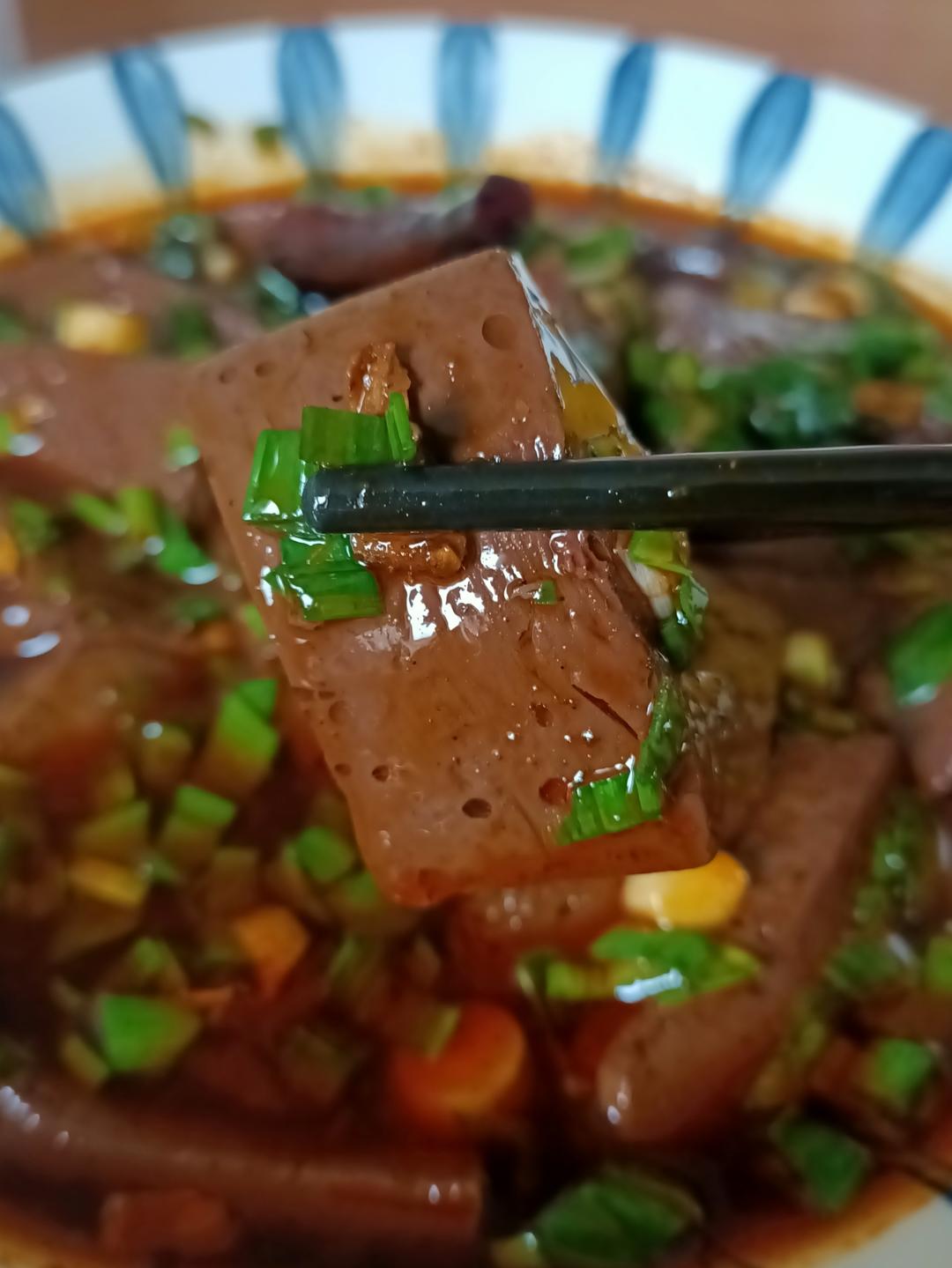 热辣滚烫的麻辣猪血