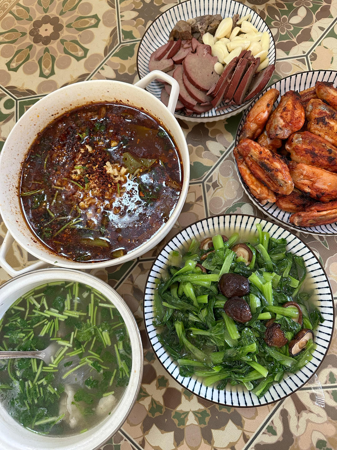 大学生回家吃饭了