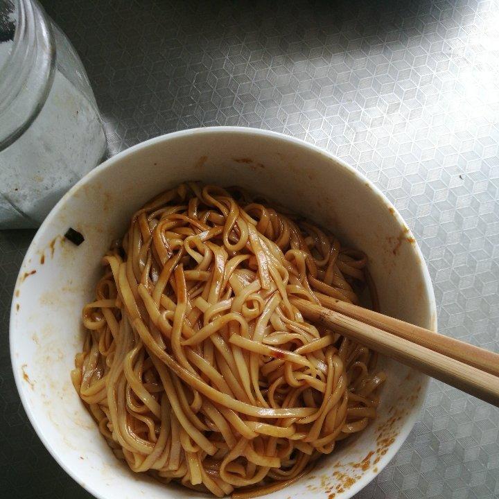10分钟搞定的一碗葱油拌面