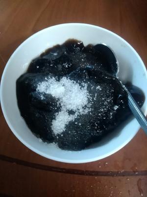 黑凉粉（烧仙草，草粿）的做法 步骤10