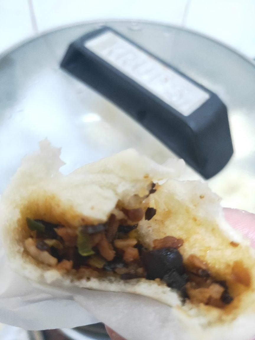 酱肉包升级版（加了点木耳和芹菜 好吃惨了）