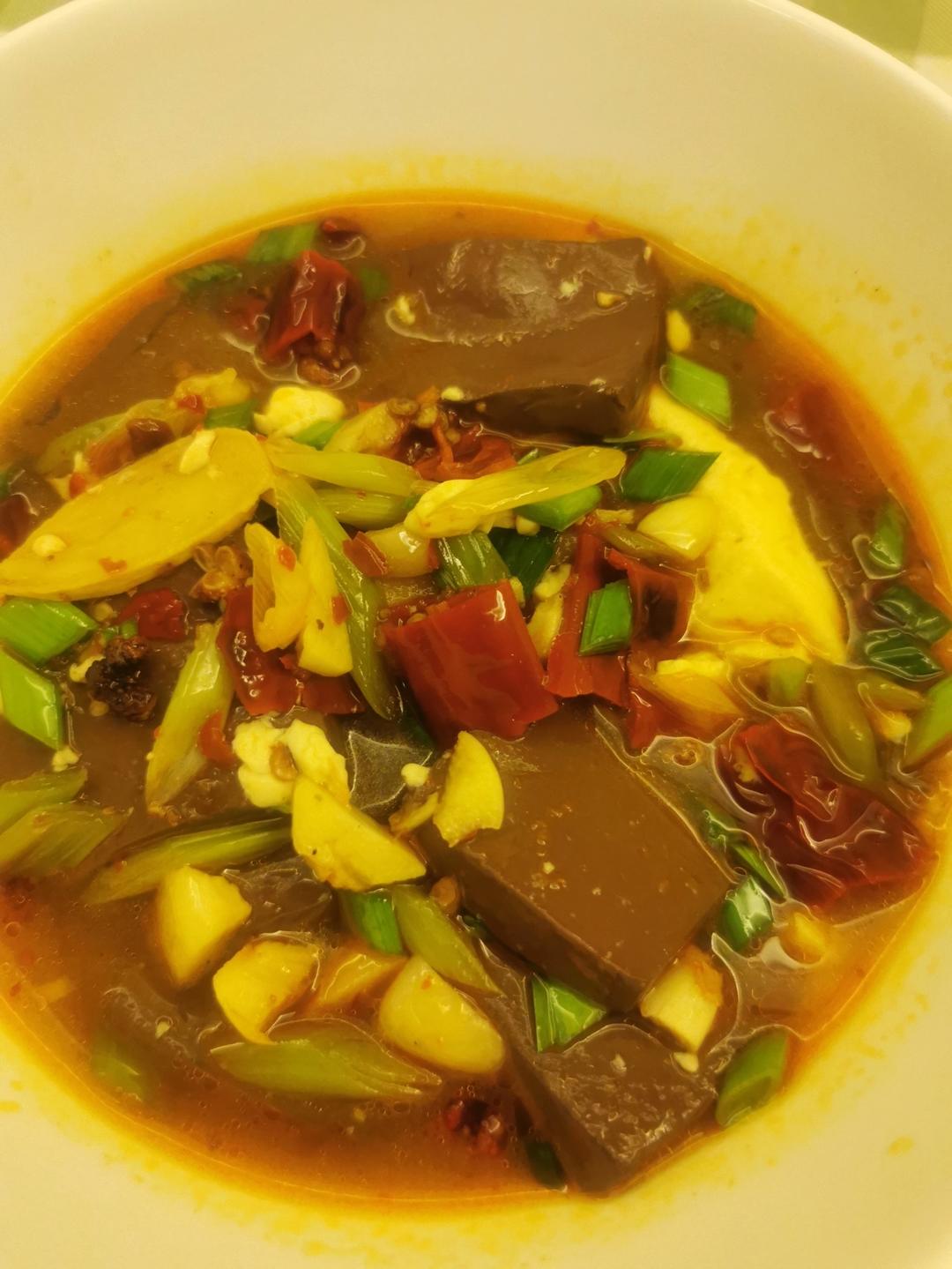 鸭血豆腐煲