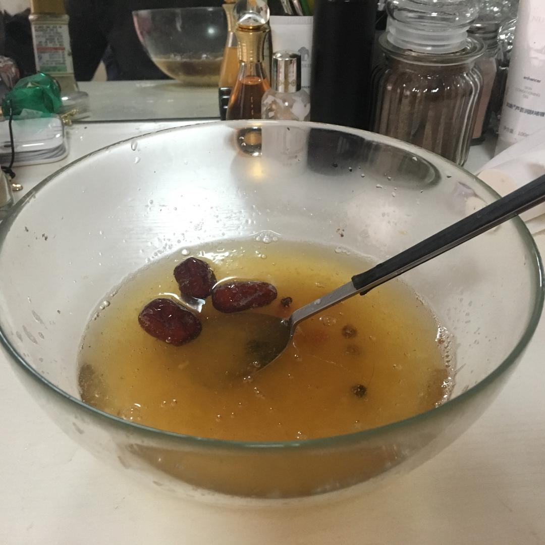 银耳雪燕桃胶皂角米羹